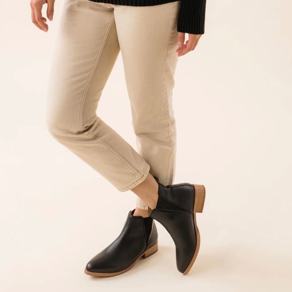 Nisolo Eva Everyday Chelsea Boot - Excellent Condition - Picture 2 of 7